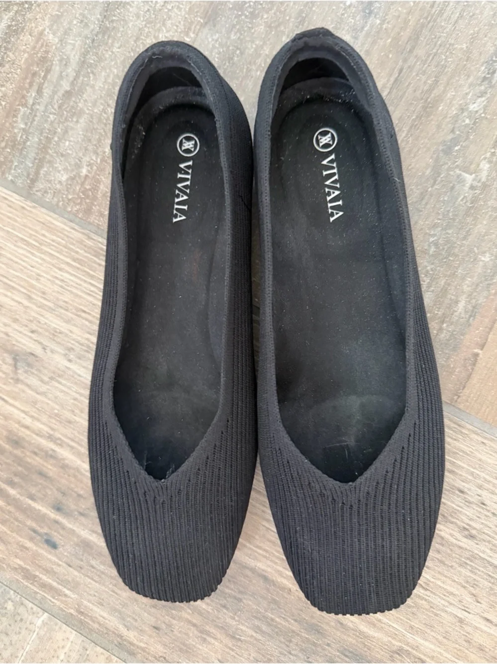Vivaia Square-Toe V-Cut Flats Margot 2.0 size 7.5 (38.5)